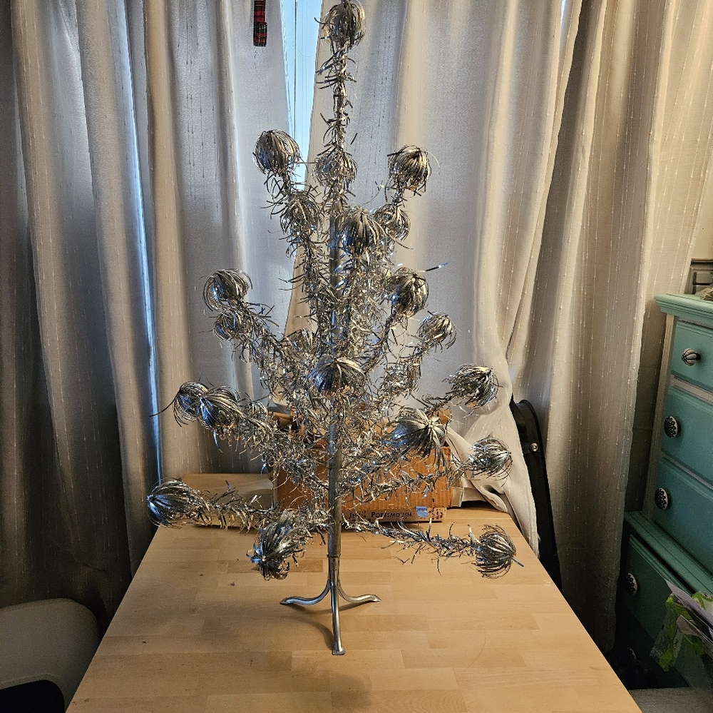 Vintage pom pom tree with box